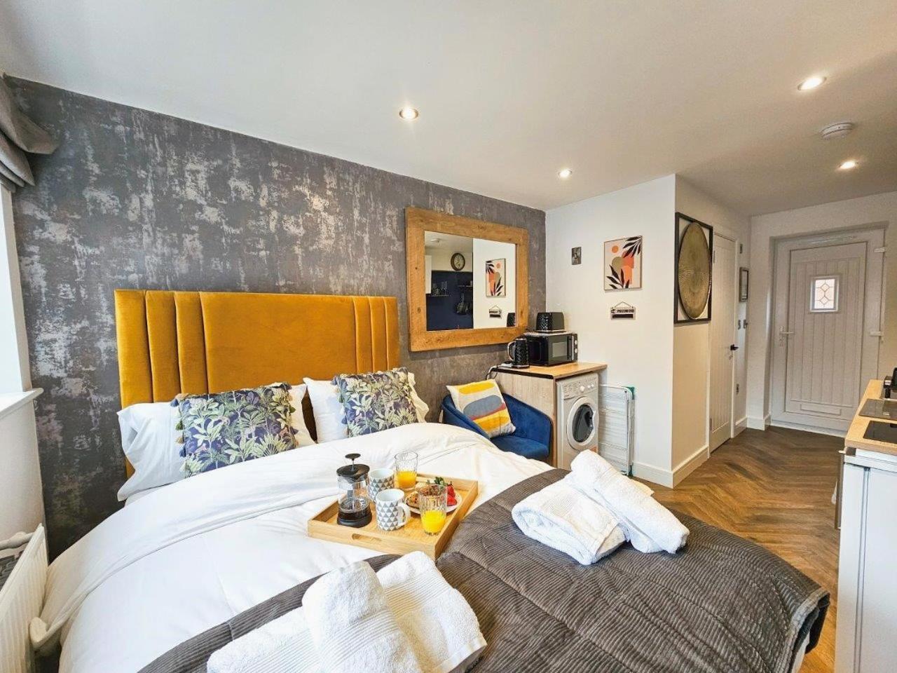 Cobblestone Studio By Fortuna Property Cheltenham Exterior foto